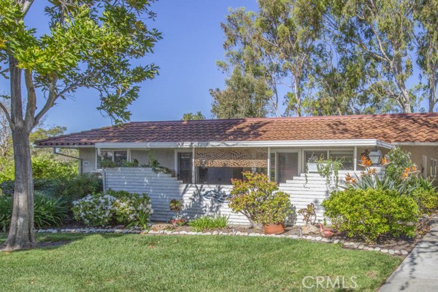 Detail Gallery Image 3 of 29 For 668 via Mendoza #Q,  Laguna Woods,  CA 92637 - 2 Beds | 2 Baths