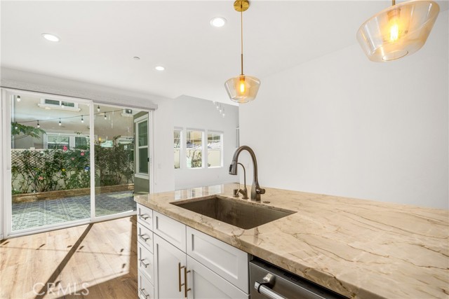 Detail Gallery Image 7 of 45 For 947 Aurora Ln, Costa Mesa,  CA 92626 - 3 Beds | 2/1 Baths
