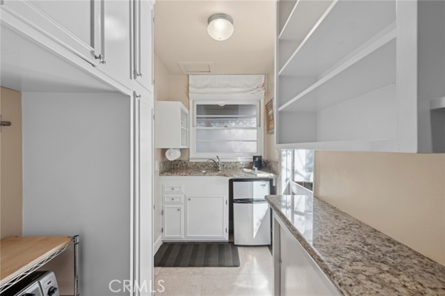 Detail Gallery Image 5 of 13 For 413 Dahlia Ave #B,  Corona Del Mar,  CA 92625 - 0 Beds | 1 Baths