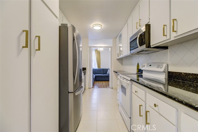 Detail Gallery Image 12 of 33 For 5454 Zelzah Ave #315,  Encino,  CA 91316 - 2 Beds | 2 Baths