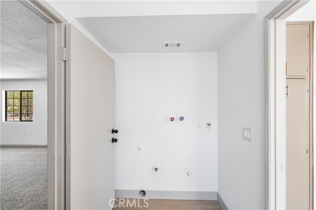 44130 Dahlia Street, Lancaster CA: https://media.crmls.org/medias/9d57ffa5-104c-4e82-8f7f-00913756ae5d.jpg