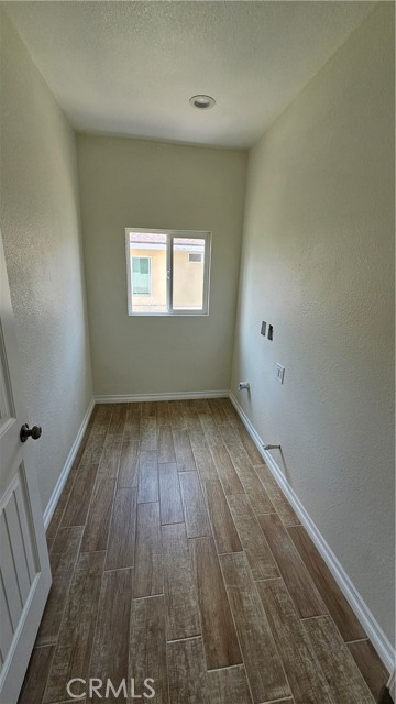 Detail Gallery Image 5 of 7 For 265 E M St, Colton,  CA 92324 - 4 Beds | 2/1 Baths