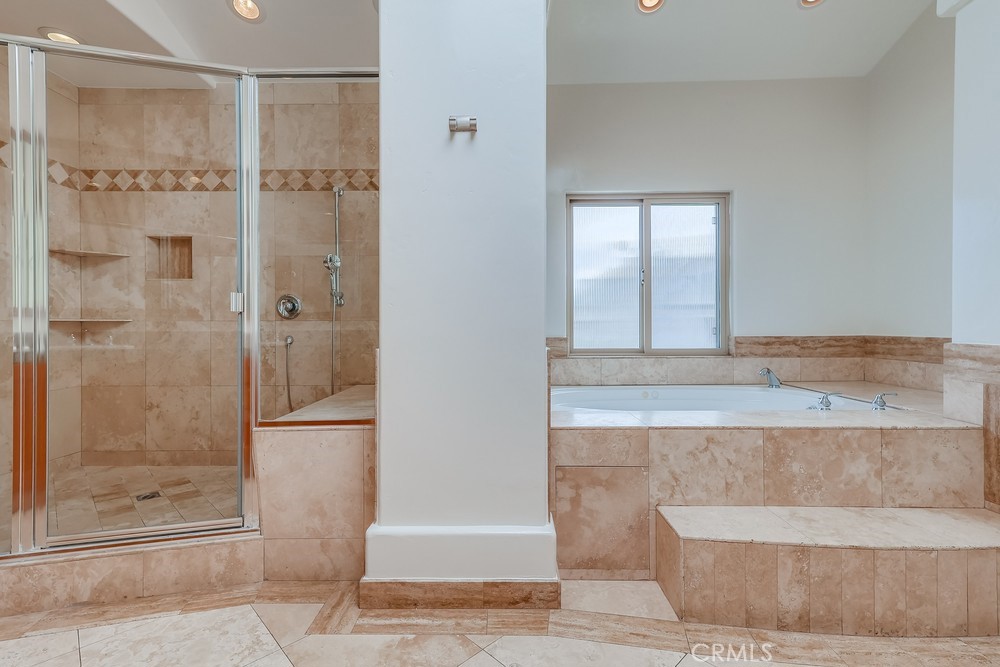 https://media.crmls.org/medias/9d58875d-8f30-478f-a7b1-edc629785430.jpg?preset=X-Large