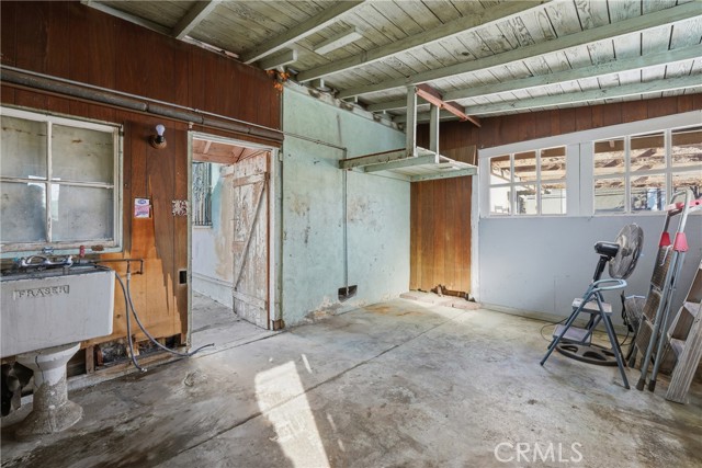 Detail Gallery Image 8 of 15 For 16203 Orange, Paramount,  CA 90723 - 4 Beds | 2 Baths