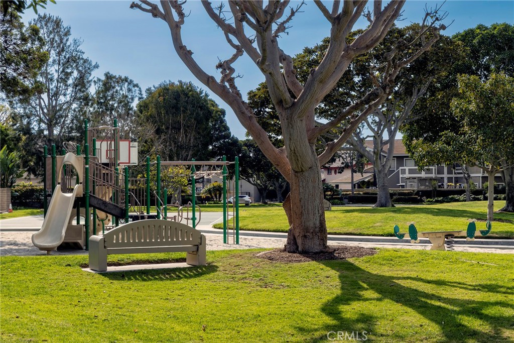 https://media.crmls.org/medias/9d58adff-32b1-4097-8c3a-557dac567187.jpg?preset=X-Large