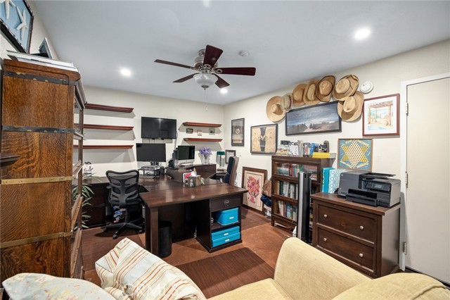 1921 Carnegie Lane, Redondo Beach, California 90278, 2 Bedrooms Bedrooms, ,2 BathroomsBathrooms,Residential,Sold,Carnegie,SB21208044