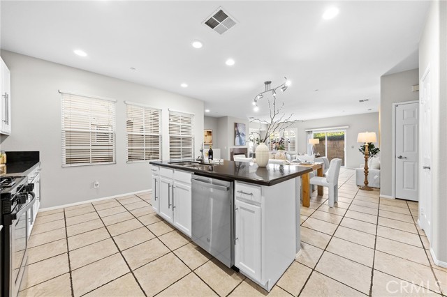 Detail Gallery Image 10 of 42 For 7353 W Ellena #64,  Rancho Cucamonga,  CA 91730 - 3 Beds | 2/1 Baths