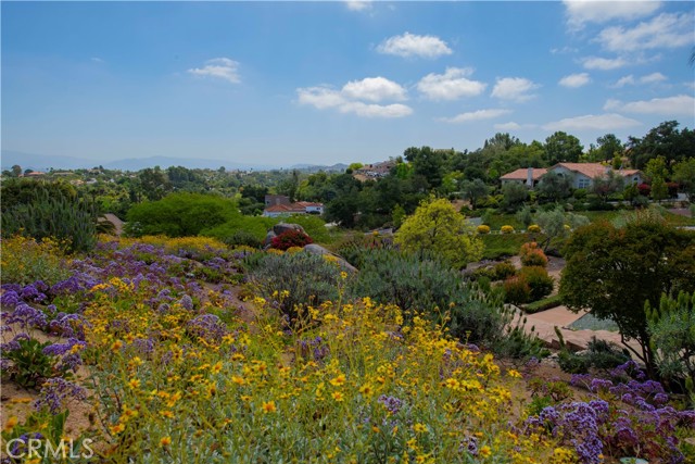 28306 Crescent Hill Way, Escondido CA: https://media.crmls.org/medias/9d5a0769-cf7a-4493-bd30-ed9e534a04a5.jpg