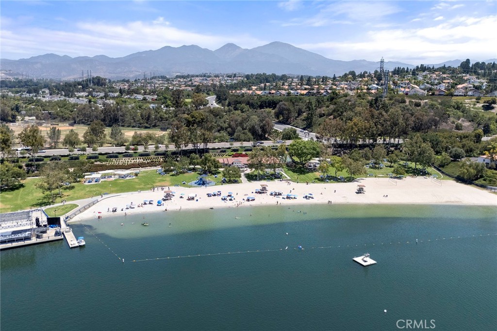 https://media.crmls.org/medias/9d5a7093-b81b-4d26-9139-079d57798a87.jpg?preset=X-Large