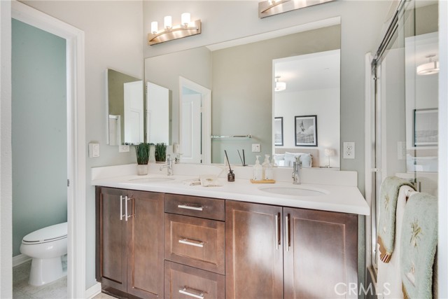 Detail Gallery Image 8 of 60 For 12921 Mission Avenue #102,  Hawthorne,  CA 90250 - 2 Beds | 2/1 Baths