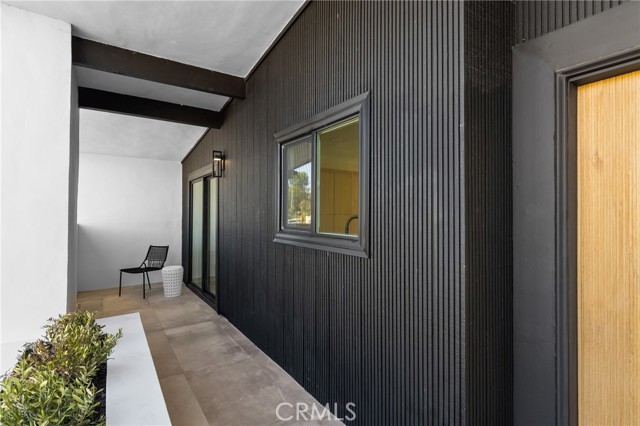 Detail Gallery Image 10 of 37 For 6009 Neddy Ave, Woodland Hills,  CA 91367 - 5 Beds | 3 Baths
