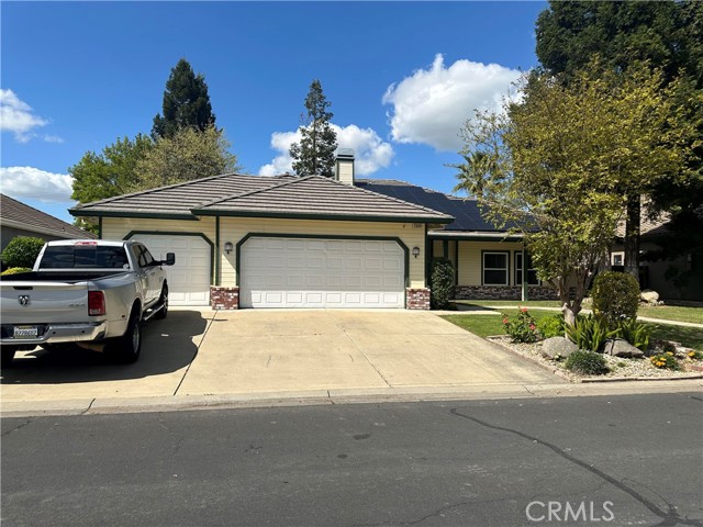 Detail Gallery Image 1 of 34 For 7090 Emerald St, Chowchilla,  CA 93610 - 3 Beds | 2 Baths