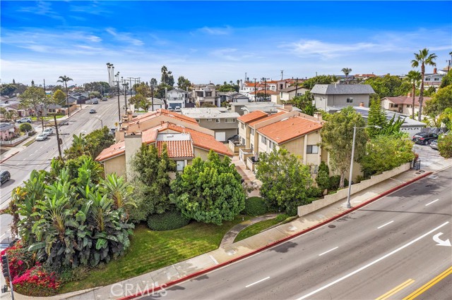 1111 Beryl Street, Redondo Beach, California 90277, 2 Bedrooms Bedrooms, ,2 BathroomsBathrooms,Residential,Sold,Beryl,SB21237920