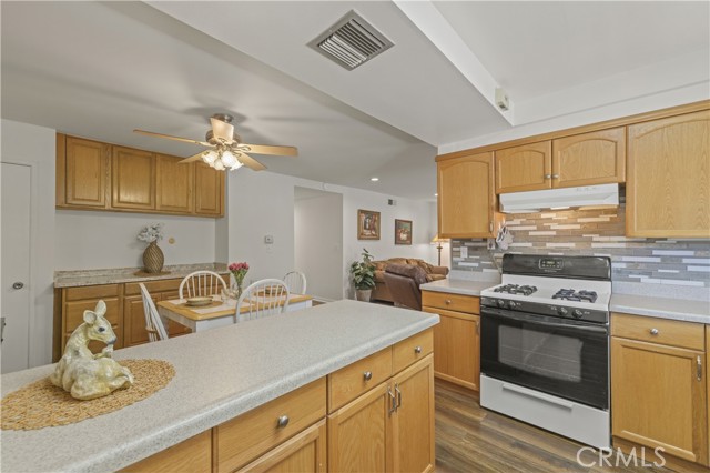 Detail Gallery Image 19 of 57 For 26817 Oak Branch Cir, Newhall,  CA 91321 - 2 Beds | 2 Baths