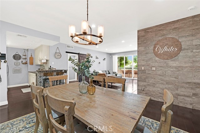 Detail Gallery Image 11 of 25 For 11225 Peach Grove St #102,  North Hollywood,  CA 91601 - 2 Beds | 2 Baths