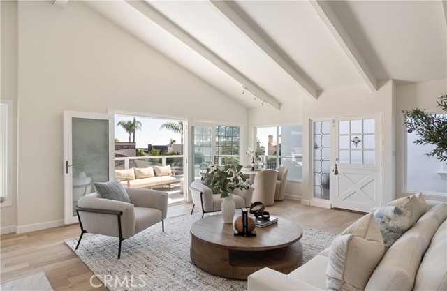 Detail Gallery Image 8 of 28 For 216 Poppy Ave, Corona Del Mar,  CA 92625 - 3 Beds | 2 Baths