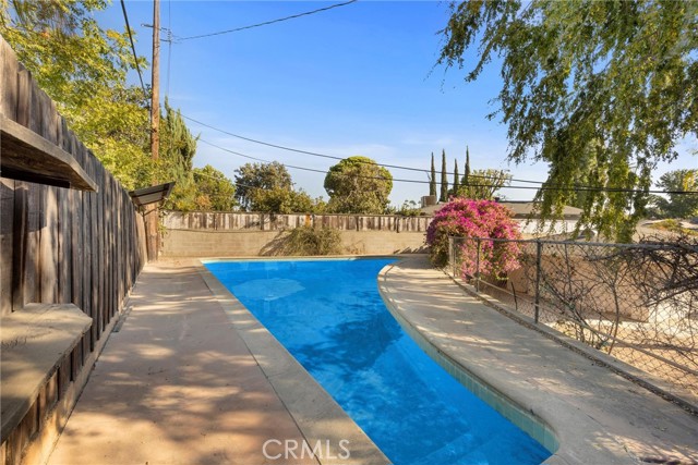 Detail Gallery Image 44 of 52 For 1800 Country Club Dr, Bakersfield,  CA 93306 - 5 Beds | 3 Baths