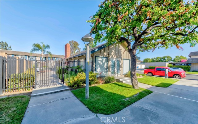 Detail Gallery Image 14 of 37 For 4394 Dina Ct, Cypress,  CA 90630 - 4 Beds | 2/1 Baths