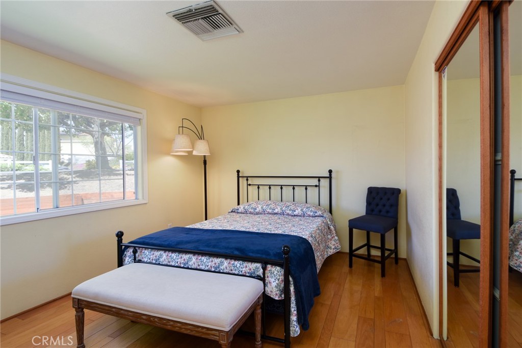 MLS #OC25098345 img 3