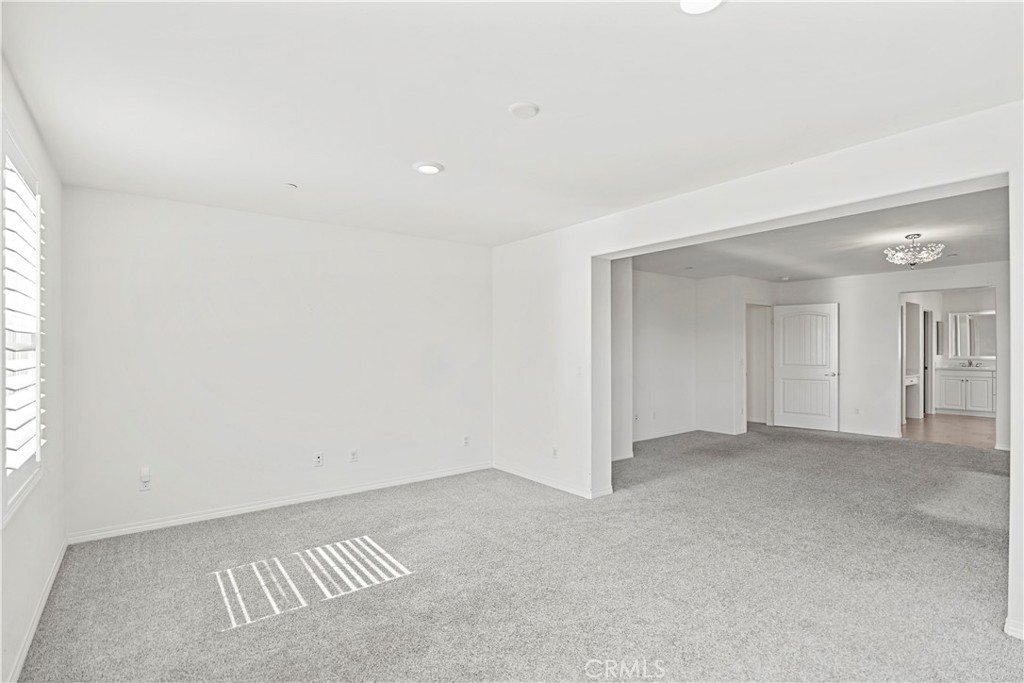 MLS #WS25243385 image #48