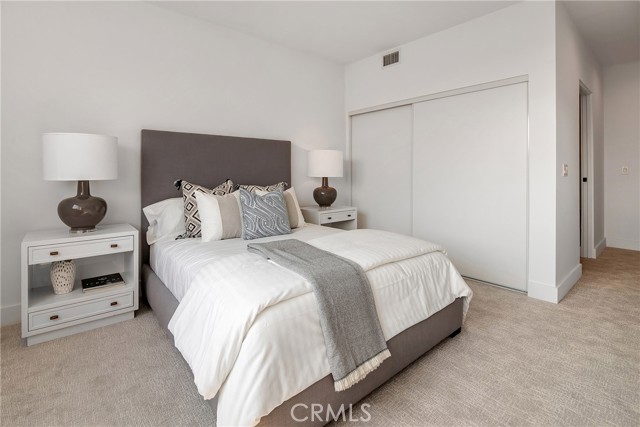 Detail Gallery Image 18 of 26 For 1345 Havenhurst Dr #4,  West Hollywood,  CA 90046 - 2 Beds | 2/1 Baths