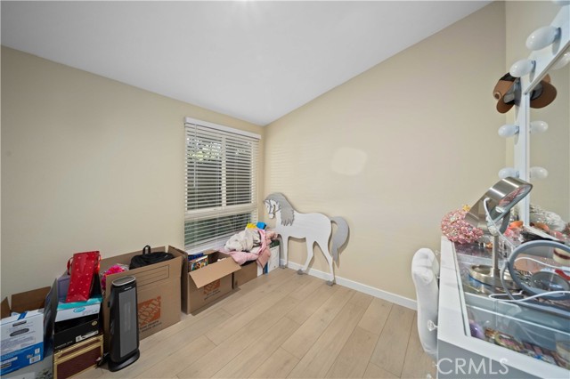 Detail Gallery Image 11 of 17 For 27416 Dewdrop Ave, Canyon Country,  CA 91351 - 4 Beds | 2 Baths
