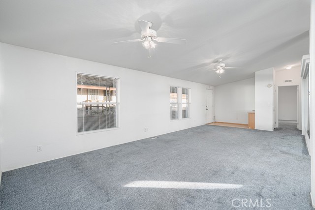 Detail Gallery Image 7 of 36 For 1718 Burr Oak Way, Hemet,  CA 92545 - 3 Beds | 2 Baths