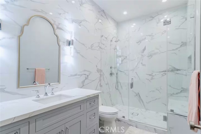 5225 Topeka Drive, Tarzana CA: https://media.crmls.org/medias/9d61002d-9dc4-4d65-bd15-44866e3c3768.jpg