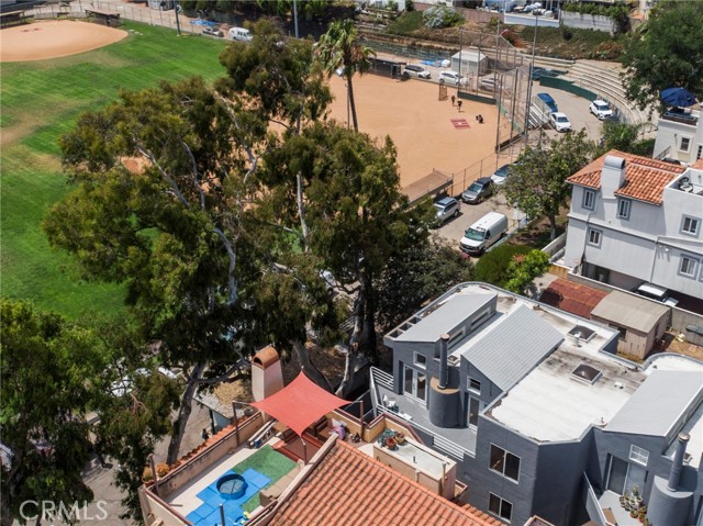 518 11th Street, Hermosa Beach, California 90254, 3 Bedrooms Bedrooms, ,2 BathroomsBathrooms,Residential,Sold,11th,SB21163632