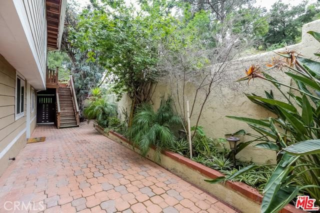 2400 N Beverly Glen Boulevard