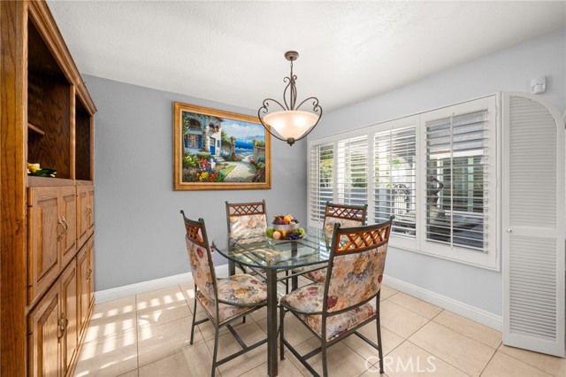 1738 N Ukiah Way, Upland CA: https://media.crmls.org/medias/9d622aca-f0cf-4af9-b322-37372b52f8fc.jpg
