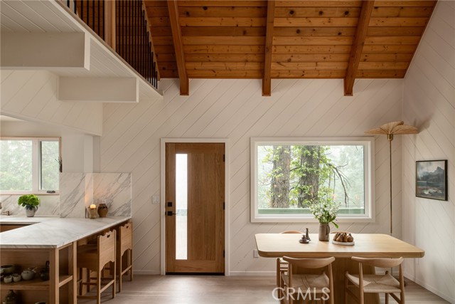 Detail Gallery Image 8 of 31 For 28443 Altamont Ct, Lake Arrowhead,  CA 92352 - 3 Beds | 2/1 Baths