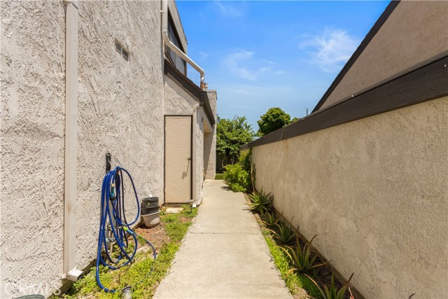 Detail Gallery Image 37 of 39 For 1693 S Heritage Cir, Anaheim,  CA 92804 - 3 Beds | 2 Baths