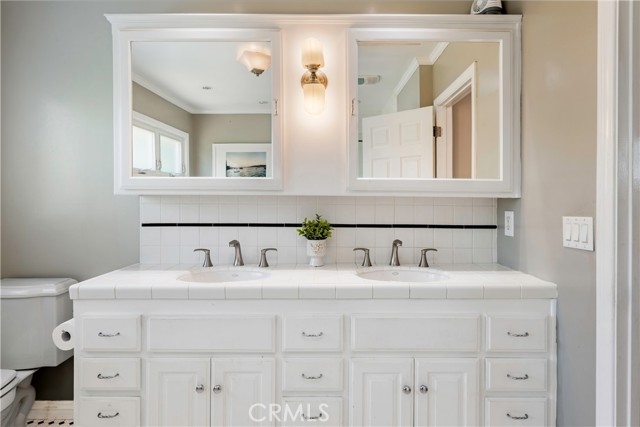 2270 Senasac Ave., Long Beach CA: https://media.crmls.org/medias/9d63b60a-e58c-4d14-892e-915dbf13e57a.jpg