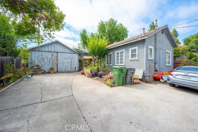 1143 Walnut Street, San Luis Obispo CA: https://media.crmls.org/medias/9d63cd09-accd-4602-a358-743d1a7cd782.jpg