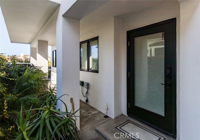 Detail Gallery Image 3 of 43 For 314 Dahlia, Corona Del Mar,  CA 92625 - 3 Beds | 3 Baths