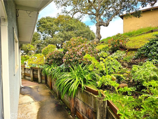 Detail Gallery Image 5 of 21 For 860 N 12th St, Grover Beach,  CA 93433 - 3 Beds | 2/1 Baths