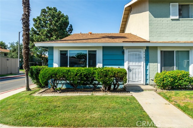 9781 Continental Dr, Huntington Beach, CA 92646