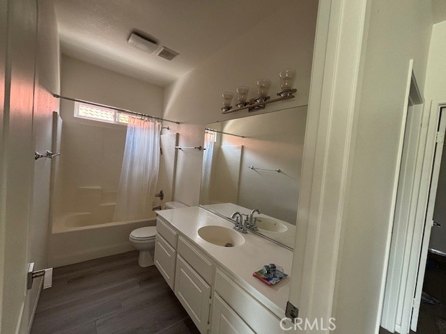 https://media.crmls.org/medias/9d64e7c4-64d6-439e-abc6-67382392802d.jpg?preset=X-Large