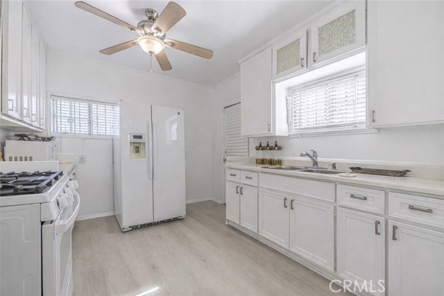 Detail Gallery Image 4 of 18 For 1000 N Mayo, Compton,  CA 90221 - 3 Beds | 1 Baths