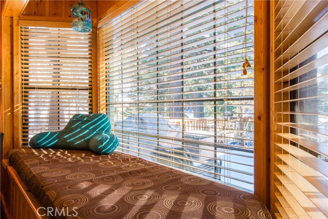 Detail Gallery Image 7 of 16 For 33220 Maple Ln, Green Valley Lake,  CA 92341 - 2 Beds | 1 Baths