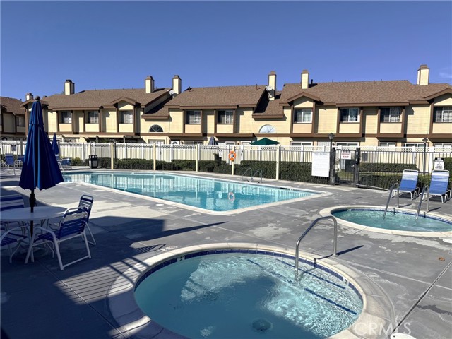 Detail Gallery Image 5 of 21 For 8939 Gallatin Rd #123,  Pico Rivera,  CA 90660 - 3 Beds | 2/1 Baths