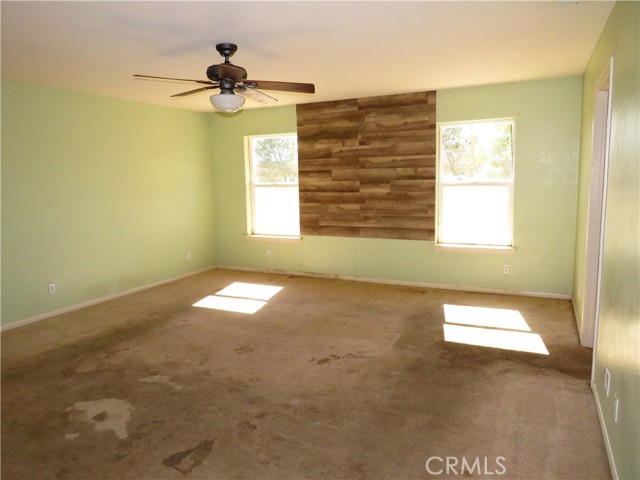 Detail Gallery Image 13 of 21 For 9951 Arrowhead, Phelan,  CA 92371 - 6 Beds | 3 Baths