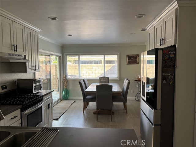 Detail Gallery Image 4 of 16 For 6450 Arthur St, Chino,  CA 91710 - 3 Beds | 2 Baths