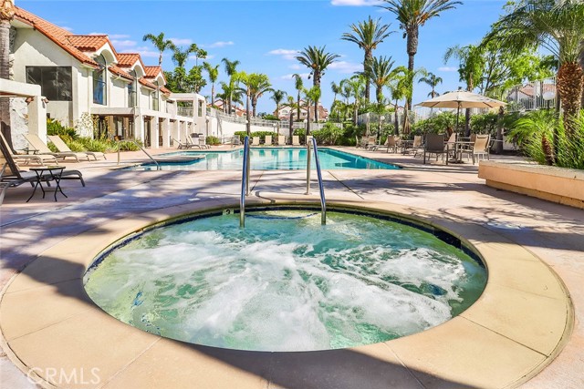 Detail Gallery Image 32 of 34 For 206 Camino Cortina, Camarillo,  CA 93010 - 3 Beds | 3 Baths