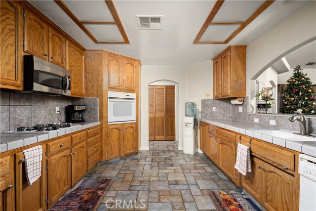 Detail Gallery Image 13 of 25 For 14801 Palm Ave, Bakersfield,  CA 93314 - 4 Beds | 2 Baths