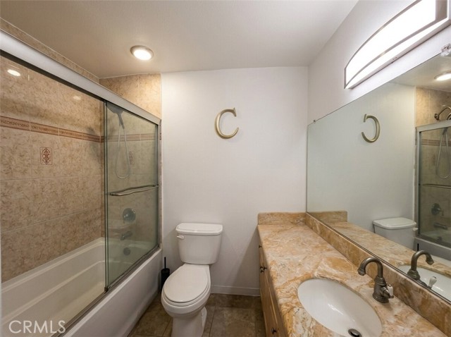 Detail Gallery Image 7 of 25 For 9525 Sylmar Ave #2,  Panorama City,  CA 91402 - 2 Beds | 2 Baths