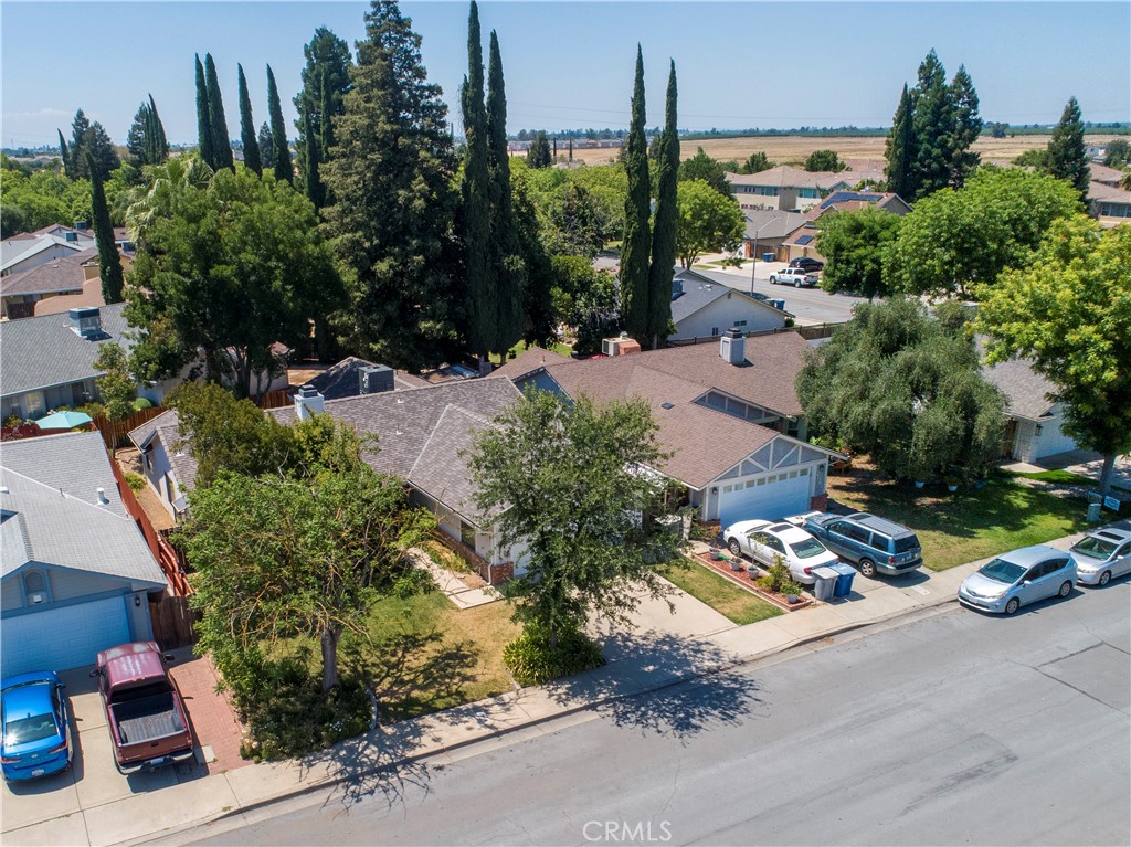 https://media.crmls.org/medias/9d6cd3be-df29-4907-a5dc-f7fb116a6e94.jpg?preset=X-Large