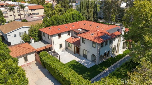 11159 La Maida Street, North Hollywood CA: https://media.crmls.org/medias/9d6ce1ac-7ab6-4481-950f-725362719924.jpg