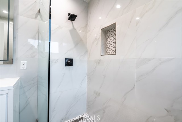 Detail Gallery Image 51 of 73 For 3362 Bellota, Los Angeles,  CA 90027 - 5 Beds | 5 Baths